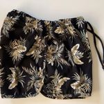 Cotton On Women’s Black Hawaiian Print Shorts Size XS Photo 3