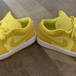 Air Jordan 1 Low Pollen Yellow Sneaker 6.5 Photo 0
