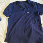 FIGS  Top Scrub Photo 0