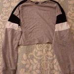 Divided by H&M Women’s Used Grey Colorblock Long Sleeve Crop Top (Size M) Photo 0
