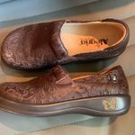 Alegria by PG Lite Floral Embossed Butterfly Keli Nursing Shoes 35 5/5.5 6.5 Photo 3