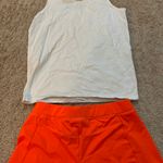 Hooters Outfit Photo 4