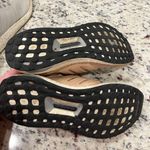 Adidas pink  ultraboosts Photo 4