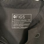 FIGS  Women XXL Black Kitale Maternity Scrub Shirt Short Sleeve Pocket Stretch Photo 6