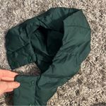 Lululemon  wunder puff cropped jacket size 2 Everglades green Photo 4