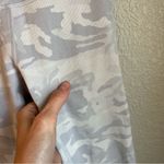 Lululemon Wunder Under High-Rise Tight 25" *Luxtreme
Incognito Camo Jacquard Photo 3