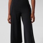 Athleta Petite 8P Cosmic Wrap Crop Pants Pocket Breathable Stretch Pull-On Black Photo 0