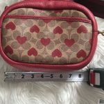 Coach  Camera Bag Signature Canvas Heart Print Crossbody C8390 Photo 8