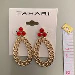 Tahari  earrings Photo 0