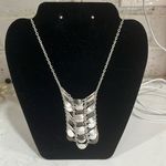 A Necklace that makes a Statement Silver Photo 0