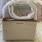 Michael Kors NWT  Trisha Medium Logo Crossbody Bag Photo 3