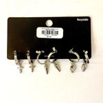 Hot Topic  Silvertone earrings Photo 1