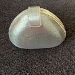 Source Unknown Gold Metallic Shell Clutch Mini Purse Snap Closure Crossbody Strap Black Inside Photo 8