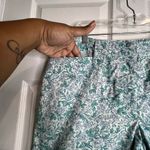 Lands' End  Women's Mid Rise Flat Front Floral Print Chino Shorts - Size 16w Photo 8