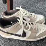 Nike dunks Women’s Photo 0