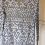 Dylan  EUC Women's Light Gray Aztec Print Knit Top Size S Photo 0