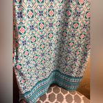 Colorful Sleeveless V Photo 4