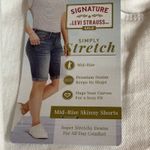 Levi's Strauss Size 28 Plus Size White Mid-Rise Skinny Shorts. New With Tags. Photo 6