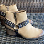 OTBT  booties womens size 6.5 Photo 0