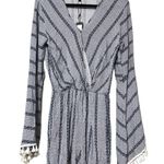 Romeo + Juliet Couture  medium navy white romper vneck snaps shut 1.5” inseam nwt Photo 12