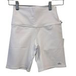 Alo Yoga 7" HIGH-WAIST BIKER SHORT White Size XS NWT Photo 3