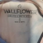 Wallflower Short Sleeve Tie Photo 1
