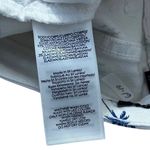 CHAPS White & Blue Palm Trees Capri Pants Women Size 6 | 61-10 Photo 4