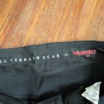 Wrangler  ATG All Terrain Gear Women’s Khaki Cargo Pants 8  Mid Rise Photo 3