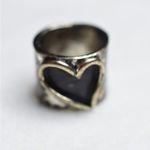 Source Unknown Black Heart Hammered Gold Tone Wide Band Size 4 Goth Punk Biker Ring Photo 1