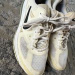 Nike  Air Max|  Cream and white Sneakers size 6 Photo 3