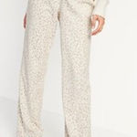Old Navy  Cream Leopard Patterned Leg Pants Photo 0