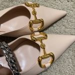 Gucci  Women's Skin Rose Horsebit & Chain Leather Pump Photo 2