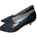 Adrienne Vittadini  black leather kitten heel pointed loafer size 8. Photo 1