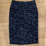 H&M Vintage  High-Waisted Pencil Skirt with Button Front, Sz 6 Black Light purple Photo 0