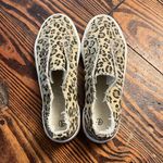 Womens Laceless Sneaker shoes, Low top Elastic Straps sneakers, cheetah print Brown Size 6 Photo 5