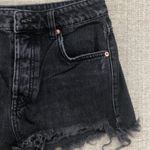 ZARA  Frayed Mid-Rise Denim Shorts US 4 Photo 5