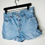 Levi's  Light Wash Ribcage Shorts Five Button Fly Distressed Hemline Shorts 31 Photo 2