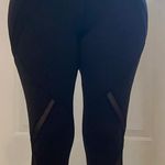 Lululemon Black Cropped Legging! Size 6 Photo 10