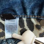 EXPRESS Distressed Denim Shorts Women’s Size 0 Medium Wash Stretchy Stylish Photo 5