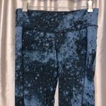 Old Navy Women’s L Black Blue Tie Dye Galaxy Leggings Capri Photo 2
