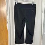 New Balance Lightning Dry Black Capri Leggings Size Medium Photo 3