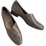 Clarks Like New Leather Juliet Palm Loafers
Metallic Gold Size 10 Photo 0