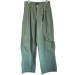 Forever 21 NWT Zipper-Pocket Cargo Pants in Olive Green - Size M Photo 4