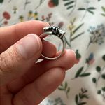 Three stone sapphire ring Size 5 Photo 2