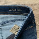 DL1961  Coco Curvy Straight Jeans in Solo 26 Photo 3