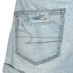 American Eagle  SZ 2 Mom Jean Shorts Distressed Cuffed Zip-Fly Light Wash Stretch Photo 5