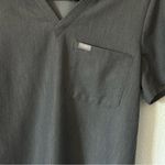 FIGS  Catarina One-Pocket Scrub Top Sz large Photo 9