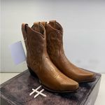 Circle G NIB  Shedron Embroidered Ankle Bootie Snip Toe Leather Cowgirl Tan 6.5 Photo 1