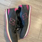 New Balance  Women's Sola Sneakers pink and black size 5.5 Photo 4