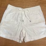 Orvis  NWT pull on white shorts sz Medium Photo 7